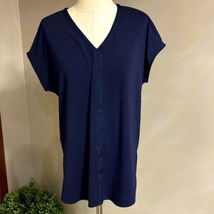 LYSSE New York Navy V-Neck cap sleeve Top navy rounded hem back slit oversized M